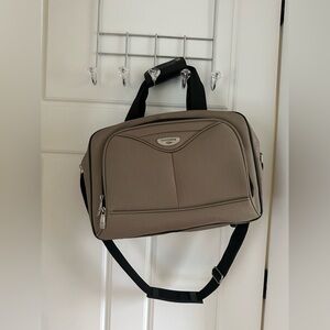 Dockers Weekend Carry On Luggage Travel Bag Tan With Shoulder Strap